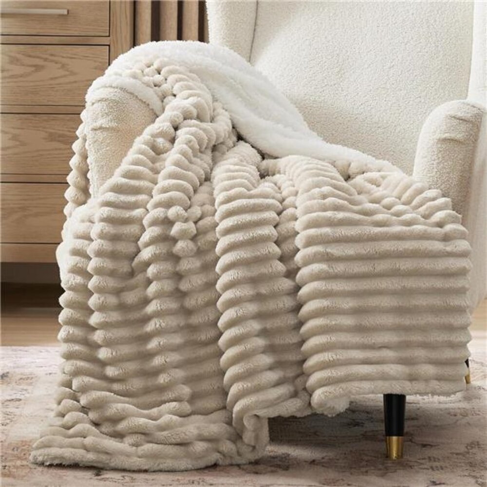 Bedsure Sherpa Throw Blanket for Couch - Super Soft, Cozy Fleece Thick Warm